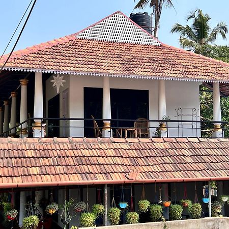 Marari Beach Cleetus Homestay Mararikulam Esterno foto